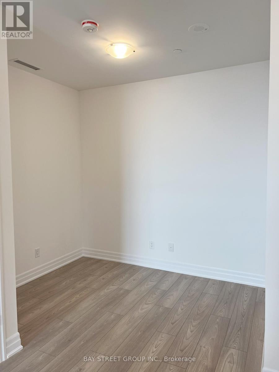 2205 - 36 Elm Drive W, Mississauga, Ontario  L5B 1L9 - Photo 8 - W13637624