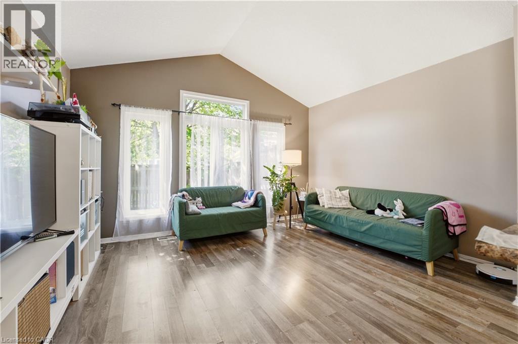 541 Wild Iris Avenue, Waterloo, Ontario  N2V 2W4 - Photo 3 - 40852607