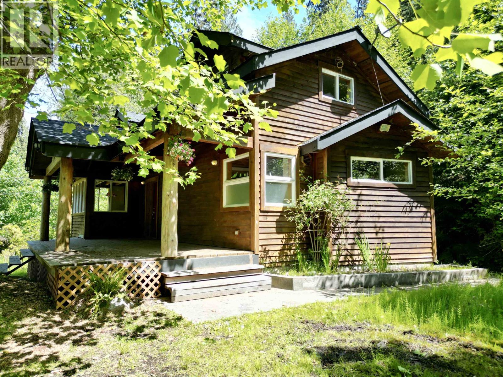 722 West Bay Road, Gambier Island, British Columbia  V0N 1V4 - Photo 1 - R3089286