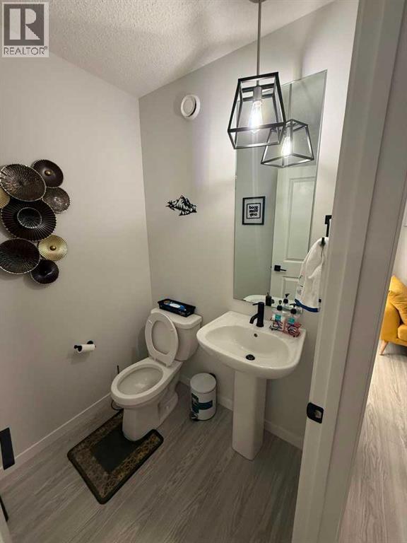 41 Edith Gate NW, Calgary, Alberta  T3R 1Z3 - Photo 7 - A2333235