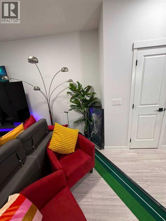 41 Edith Gate NW, Calgary, Alberta  T3R 1Z3 - Photo 8 - A2333235
