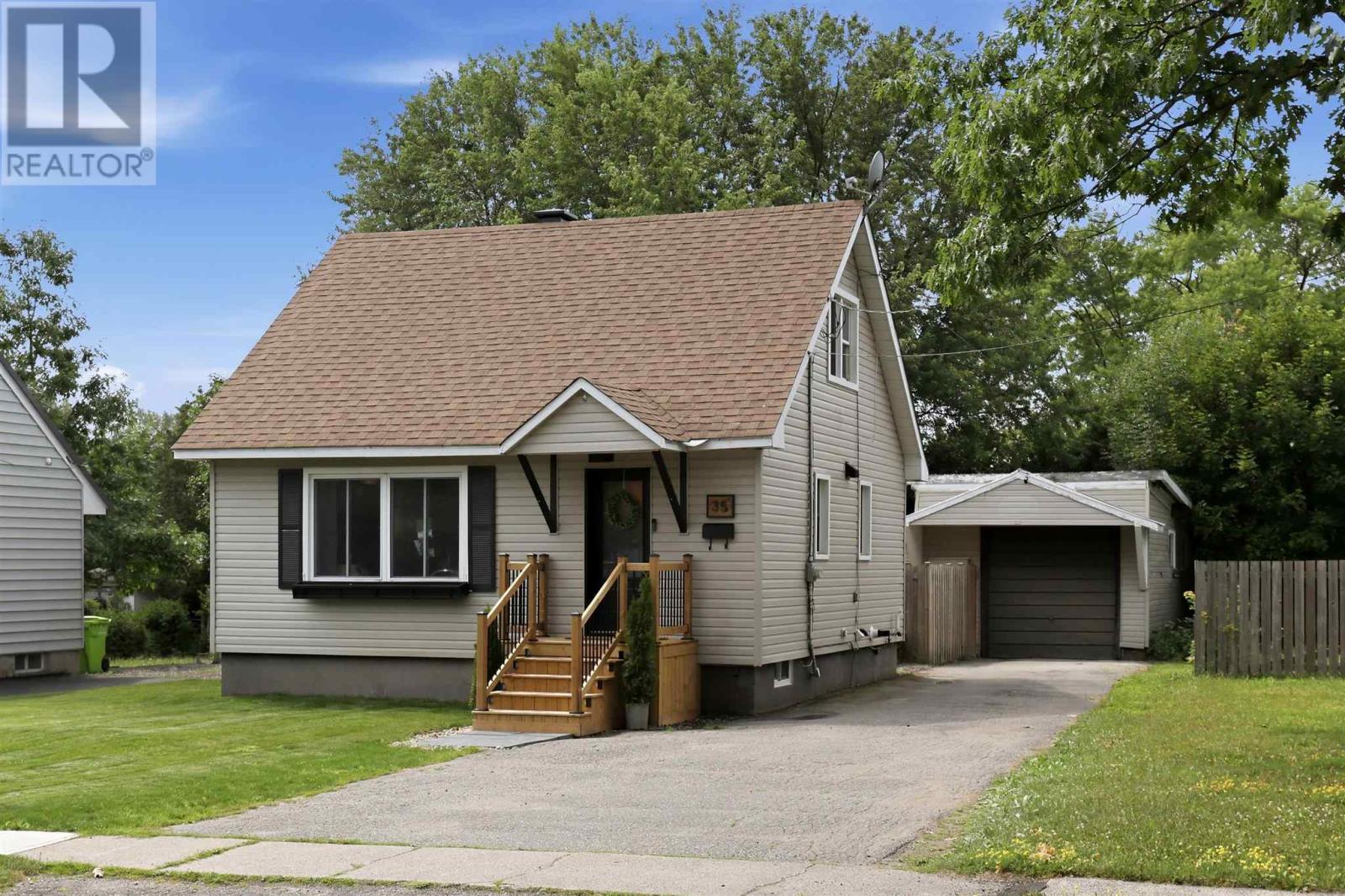 35 Crawford AVE, Sault Ste. Marie, Ontario