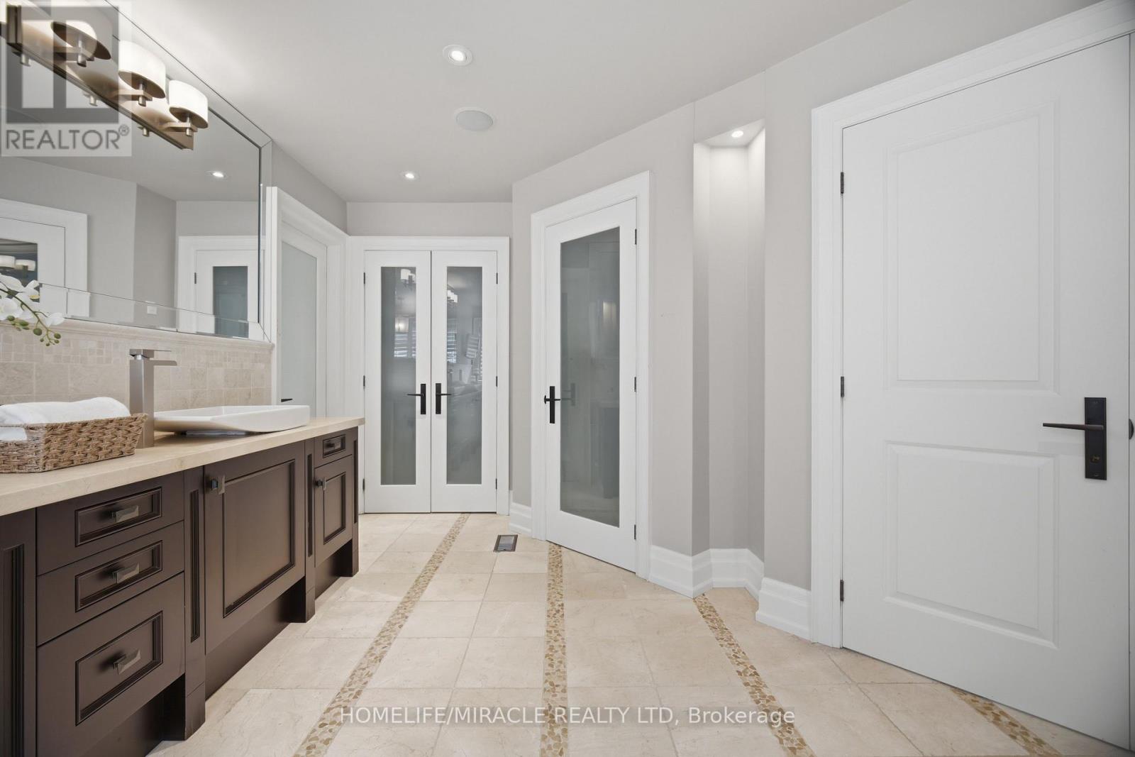 2152 Manor Hill Drive, Mississauga, Ontario  L5M 5H9 - Photo 29 - W13631230