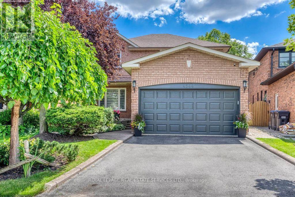 4544 The Gallops, Mississauga, Ontario L5M 3A8 - Photo 3 - W13635302