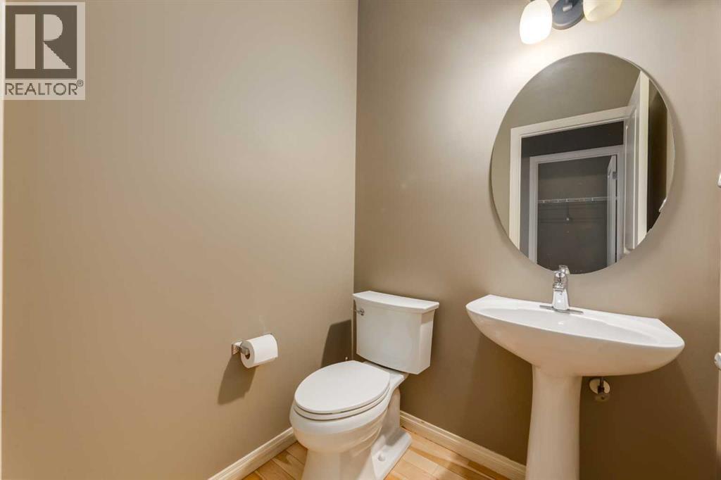 4 Sunset Close, Cochrane, Alberta  T4B 0B3 - Photo 29 - A2334382