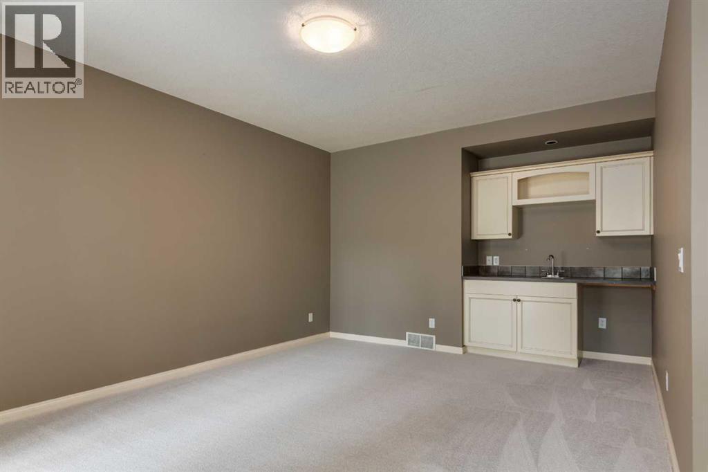 4 Sunset Close, Cochrane, Alberta  T4B 0B3 - Photo 41 - A2334382