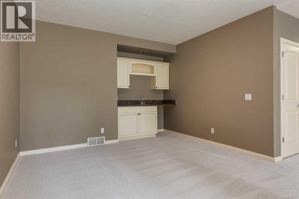4 Sunset Close, Cochrane, Alberta  T4B 0B3 - Photo 42 - A2334382