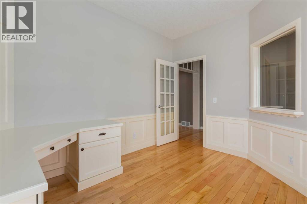 4 Sunset Close, Cochrane, Alberta  T4B 0B3 - Photo 6 - A2334382