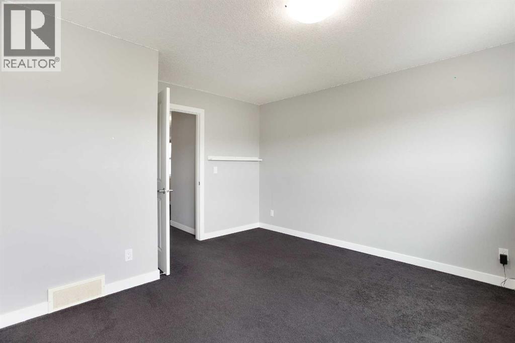 342 Hillcrest Circle SW, Airdrie, Alberta  T4B 4B3 - Photo 18 - A2310025