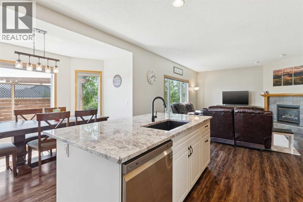 16 Henderson Bay NE, Langdon, Alberta  T0J 1X1 - Photo 10 - A2334242