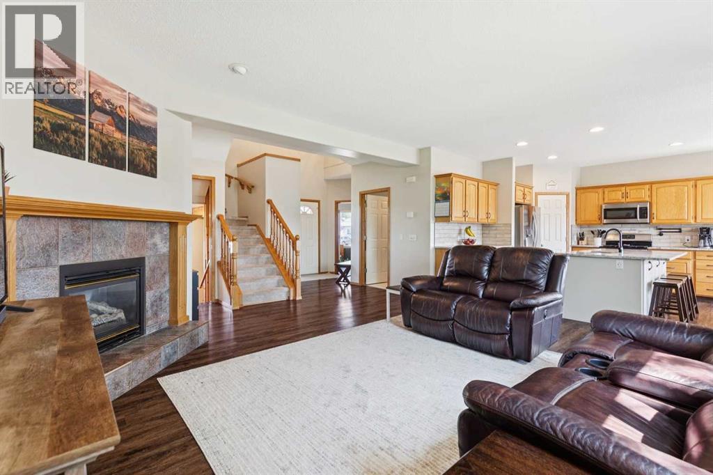 16 Henderson Bay NE, Langdon, Alberta  T0J 1X1 - Photo 4 - A2334242