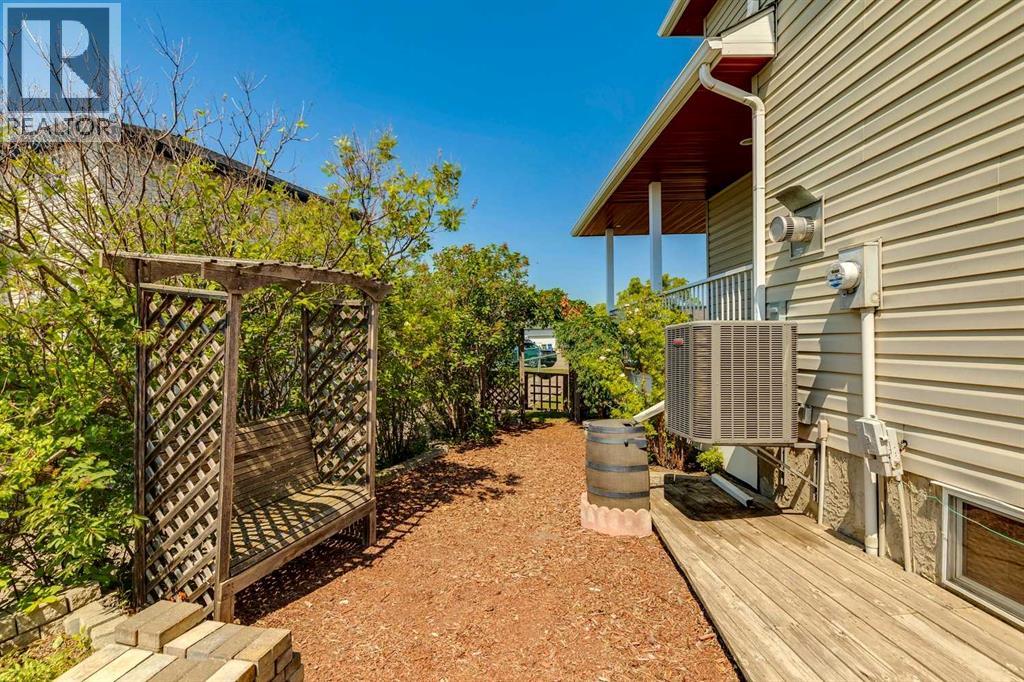 16 Henderson Bay NE, Langdon, Alberta  T0J 1X1 - Photo 34 - A2334242