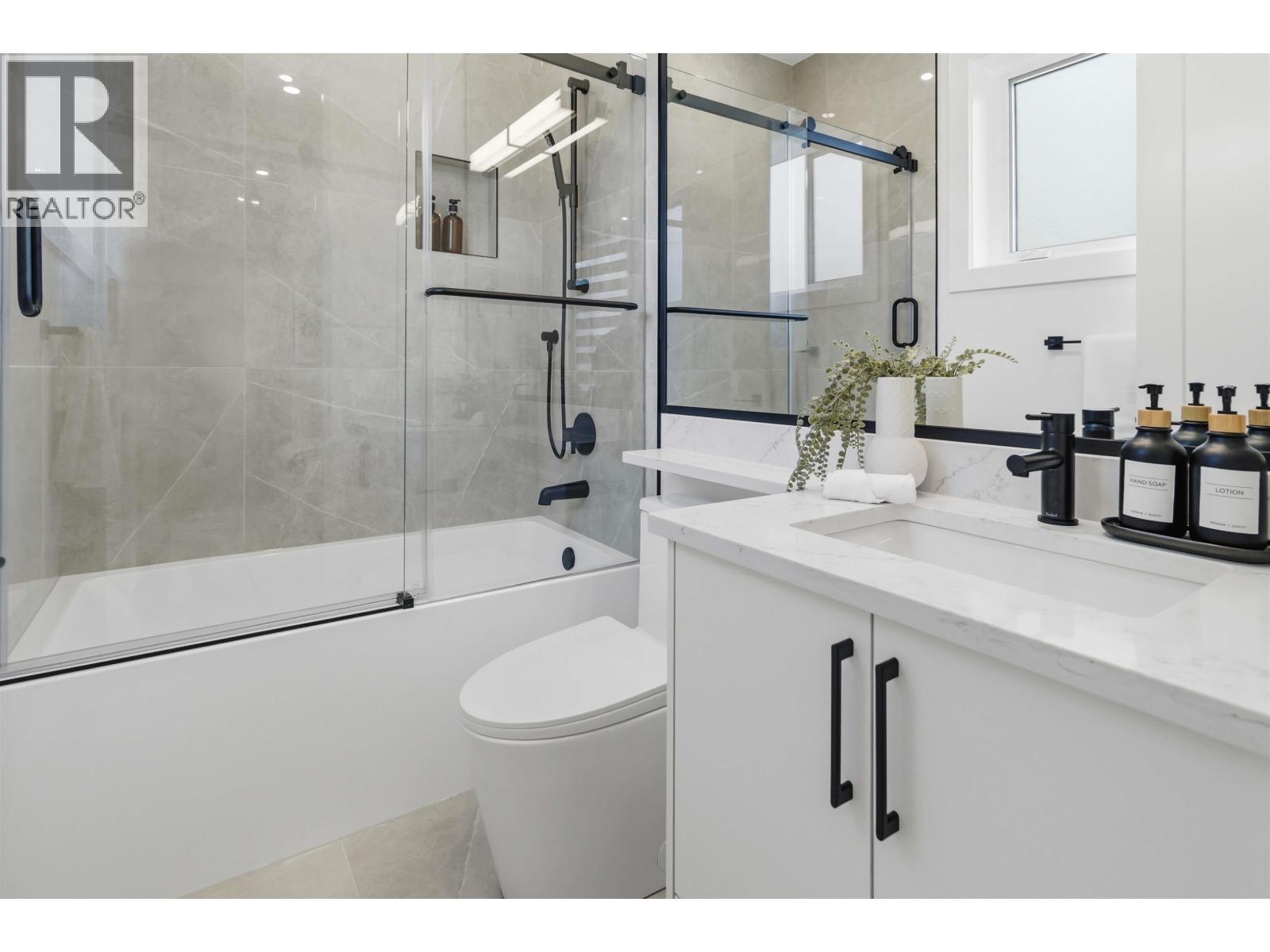 2 3871 Springfield Drive, Richmond, British Columbia  V7E 1Z3 - Photo 13 - R3139892