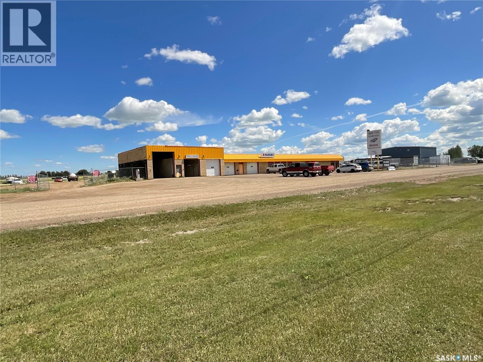 105 2 Highway S, Wakaw, Saskatchewan  S0K 4P0 - Photo 1 - SK044429