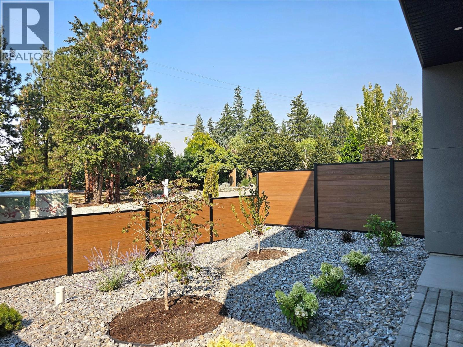757 Barnaby Road Unit# 1 Kelowna Photo 4 757 Barnaby Road Unit# 1 Kelowna Photo 4