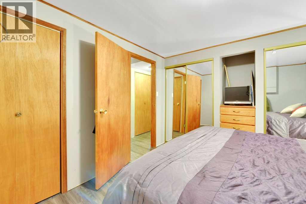 11 Greenham Drive, Red Deer, Alberta  T4P 2K5 - Photo 25 - A2327636