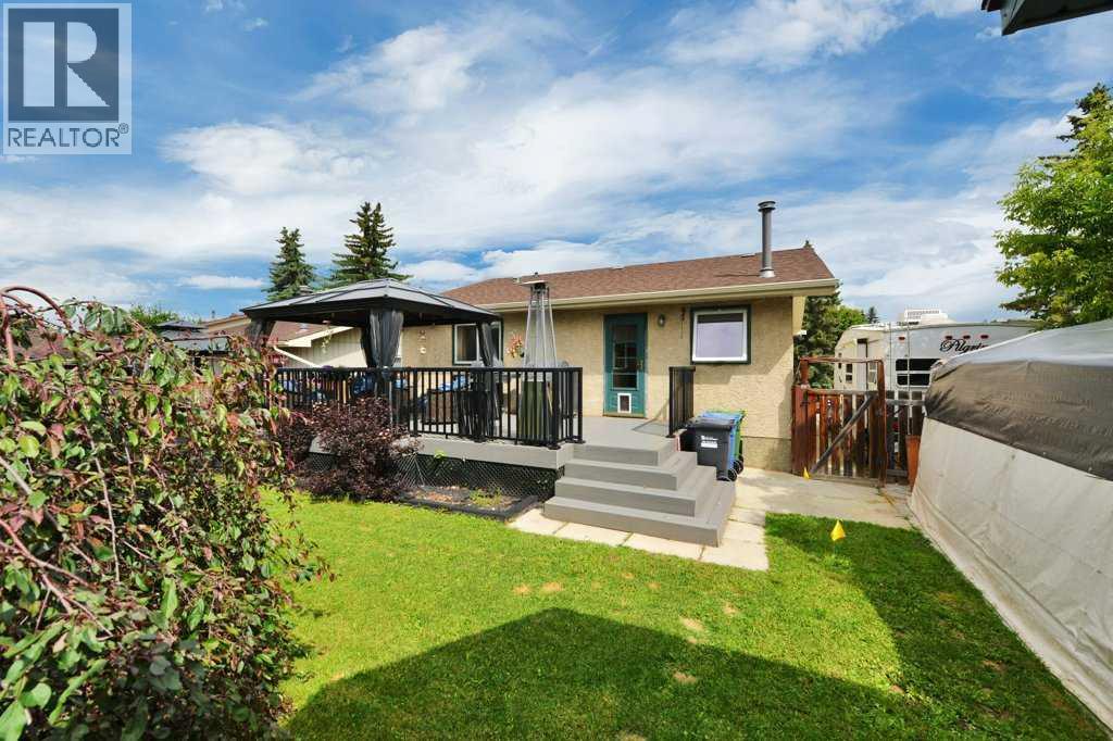11 Greenham Drive, Red Deer, Alberta  T4P 2K5 - Photo 35 - A2327636