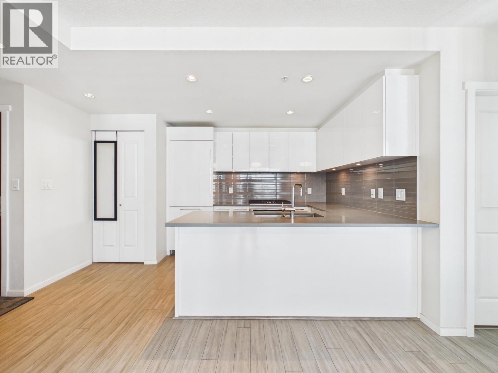 3205 6658 Dow Avenue, Burnaby, British Columbia  V5H 0C7 - Photo 5 - R3152205