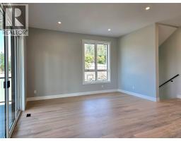 757 Barnaby Road Unit# 3, Kelowna, British Columbia  V1W 4N9 - Photo 4 - 10364188