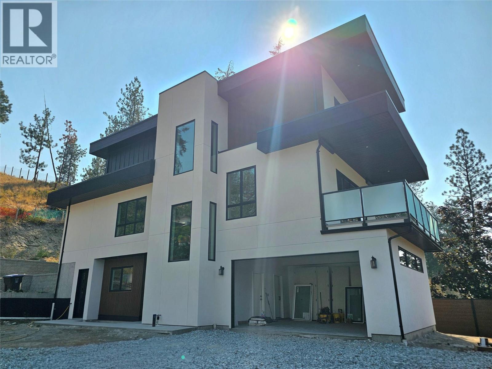 757 Barnaby Road Unit# 3, Kelowna, British Columbia  V1W 4N9 - Photo 1 - 10364188