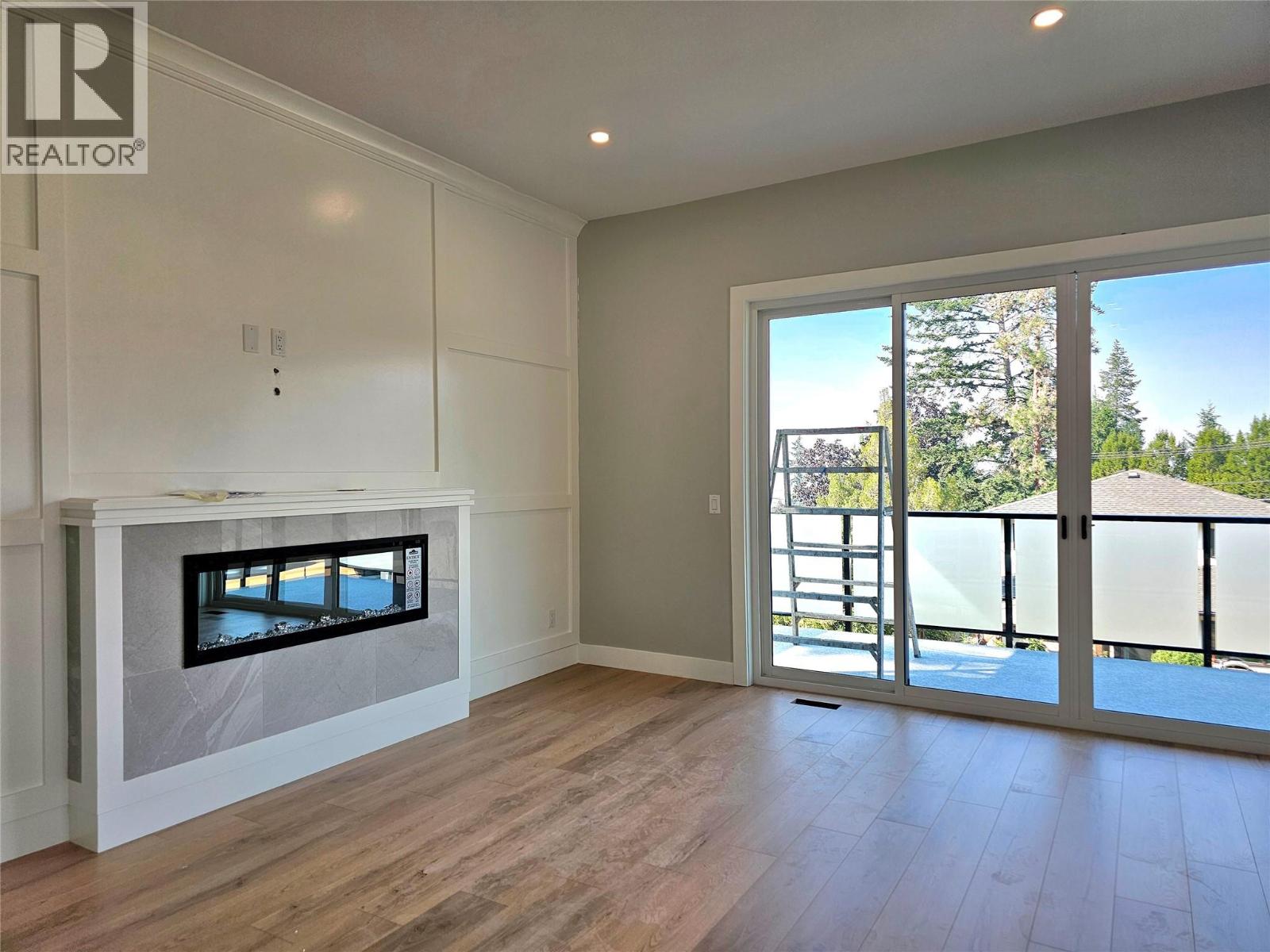 757 Barnaby Road Unit# 3, Kelowna, British Columbia  V1W 4N9 - Photo 2 - 10364188
