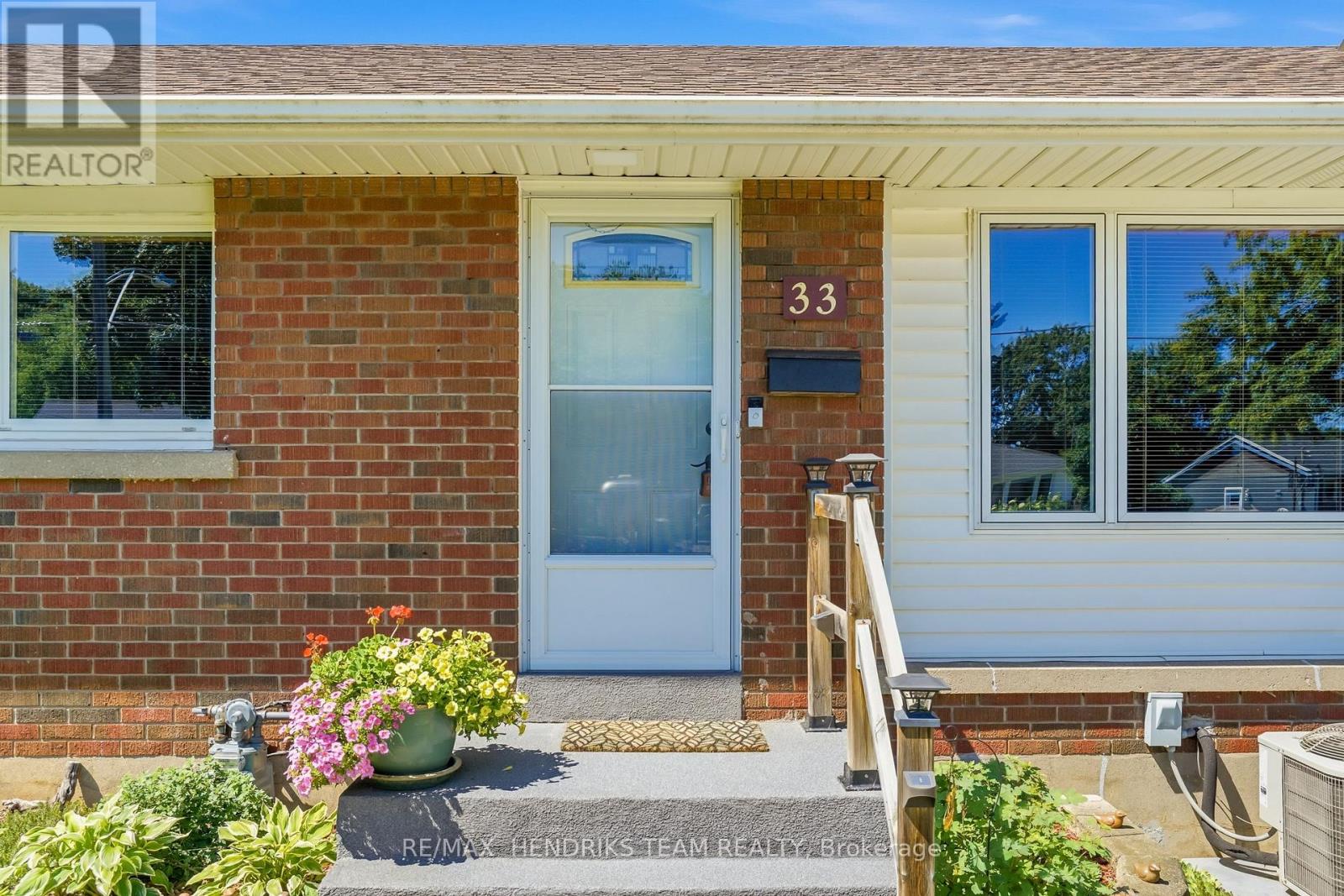 33 Nickerson Avenue, St. Catharines, Ontario  L2N 3M5 - Photo 2 - X13637654
