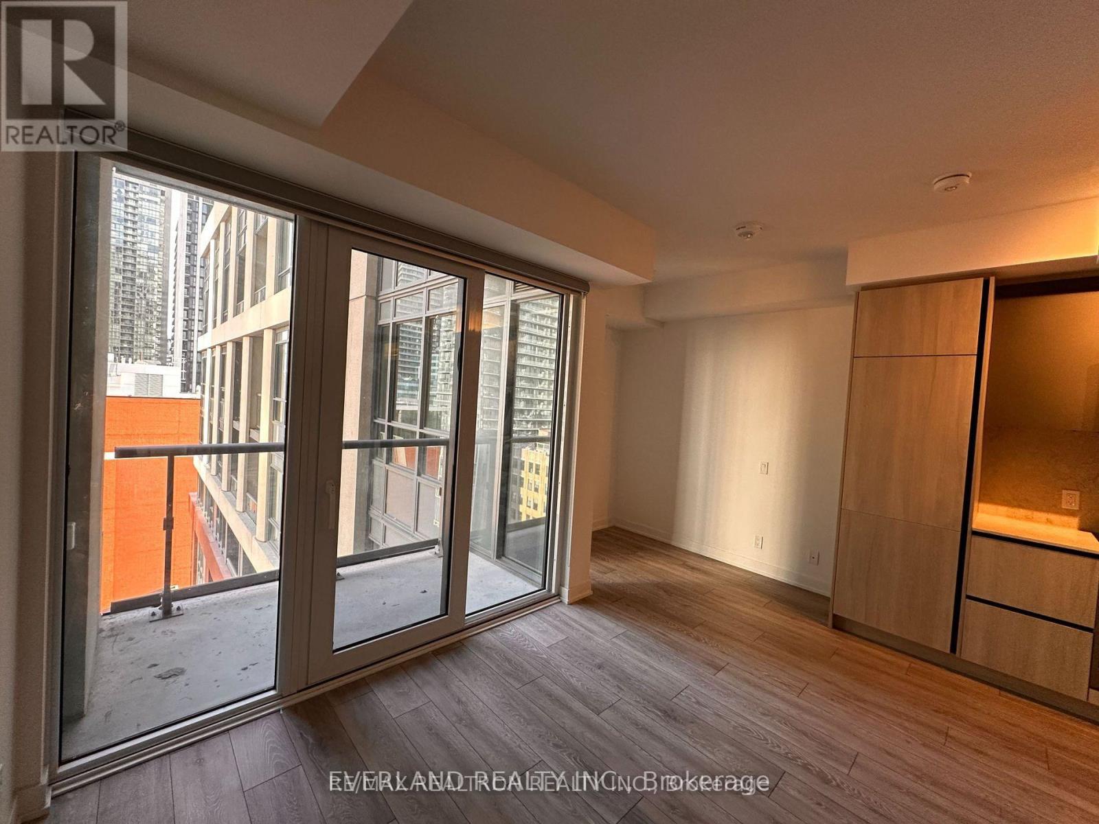 1710 - 108 Peter Street, Toronto, Ontario M5V 2G7 - Photo 4 - C13637658