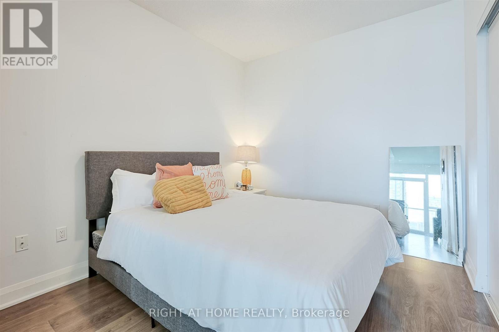 1018 - 160 Vanderhoof Avenue, Toronto, Ontario  M4G 0B7 - Photo 14 - C13637662
