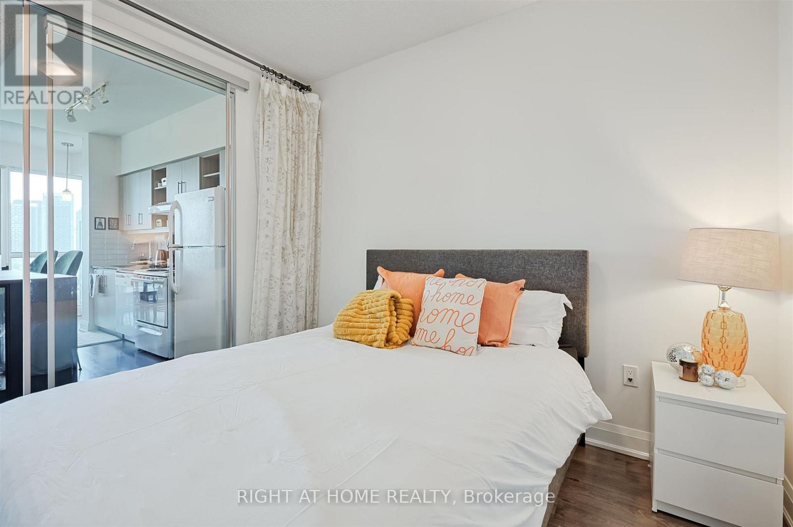 1018 - 160 Vanderhoof Avenue, Toronto, Ontario  M4G 0B7 - Photo 16 - C13637662