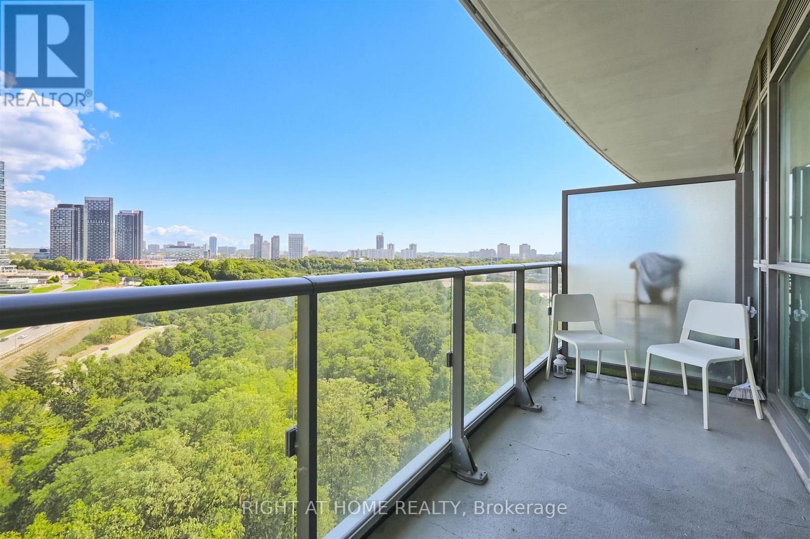 1018 - 160 Vanderhoof Avenue, Toronto, Ontario  M4G 0B7 - Photo 19 - C13637662