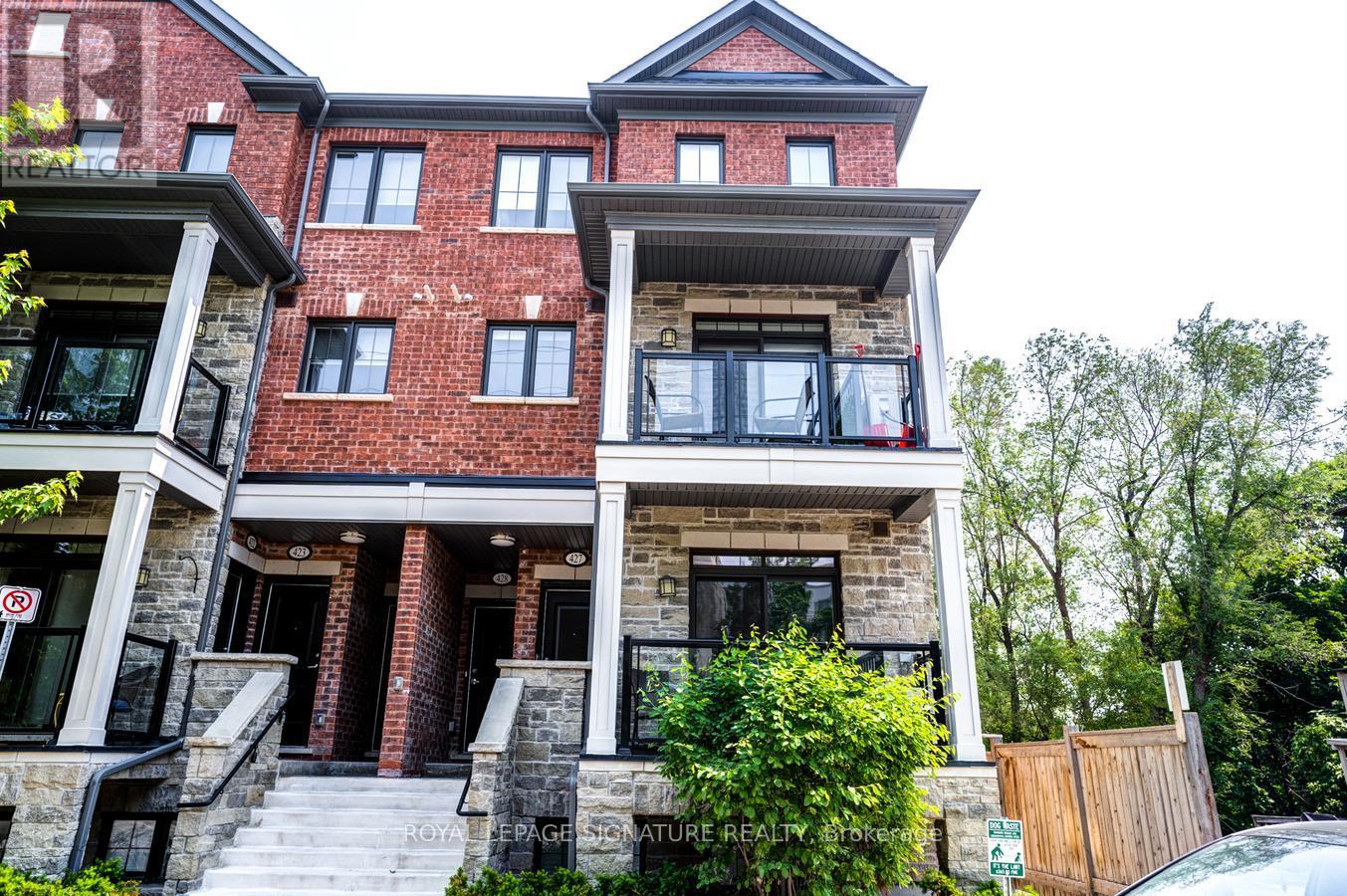 426 - 201 Pine Grove Rd Road, Vaughan, Ontario  L4L 2H7 - Photo 2 - N13637660