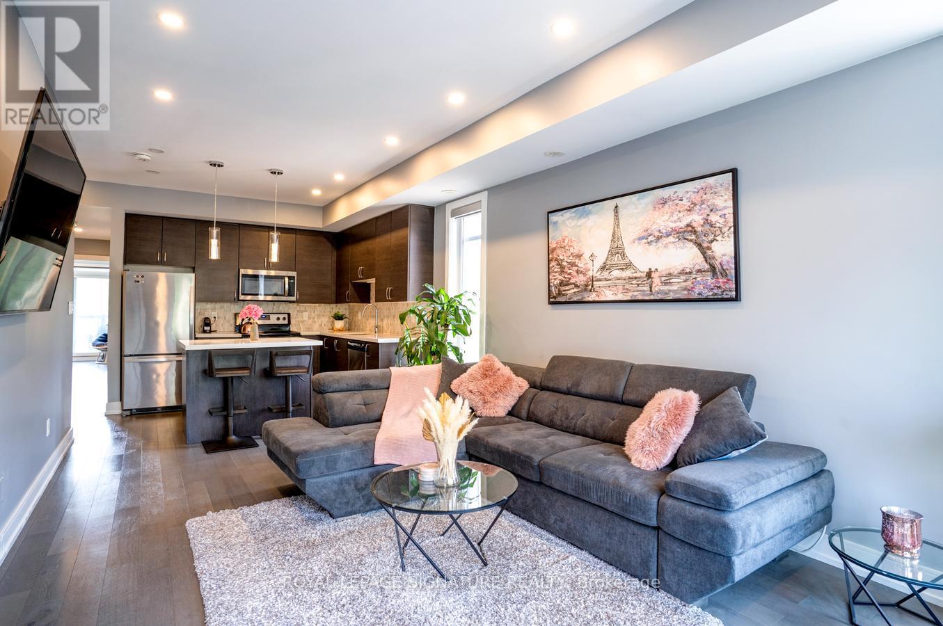 426 - 201 Pine Grove Rd Road, Vaughan, Ontario  L4L 2H7 - Photo 5 - N13637660