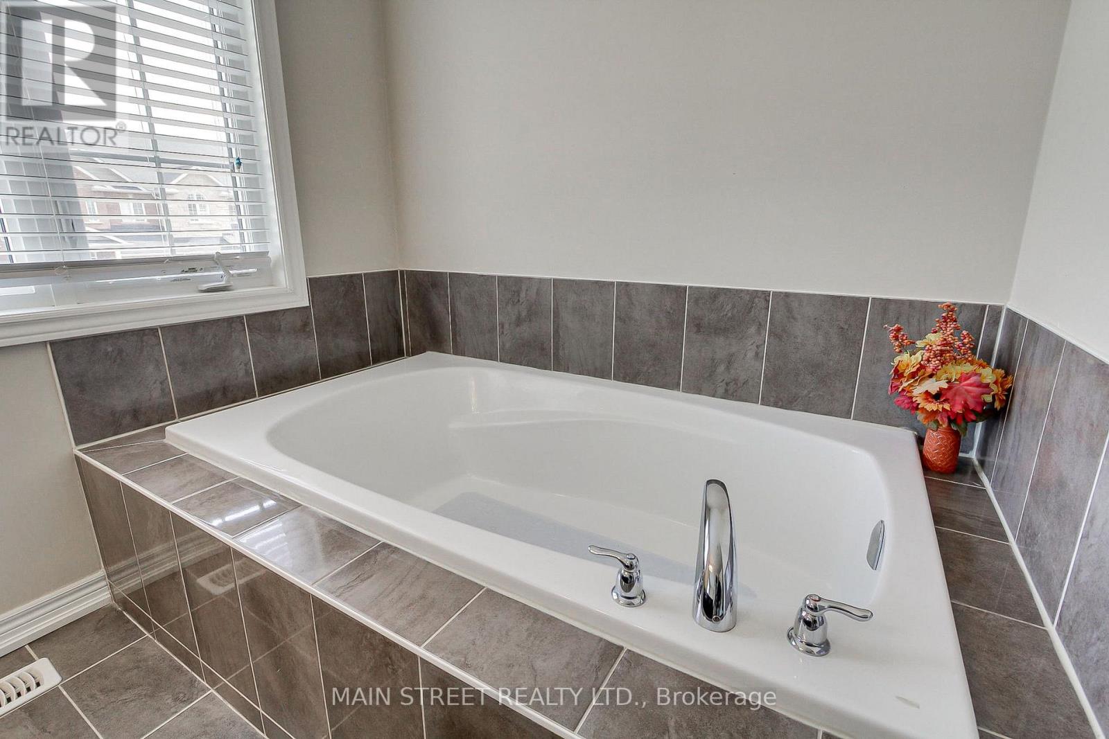 42 Prosser Crescent, Georgina, Ontario  L0E 1R0 - Photo 20 - N13637668