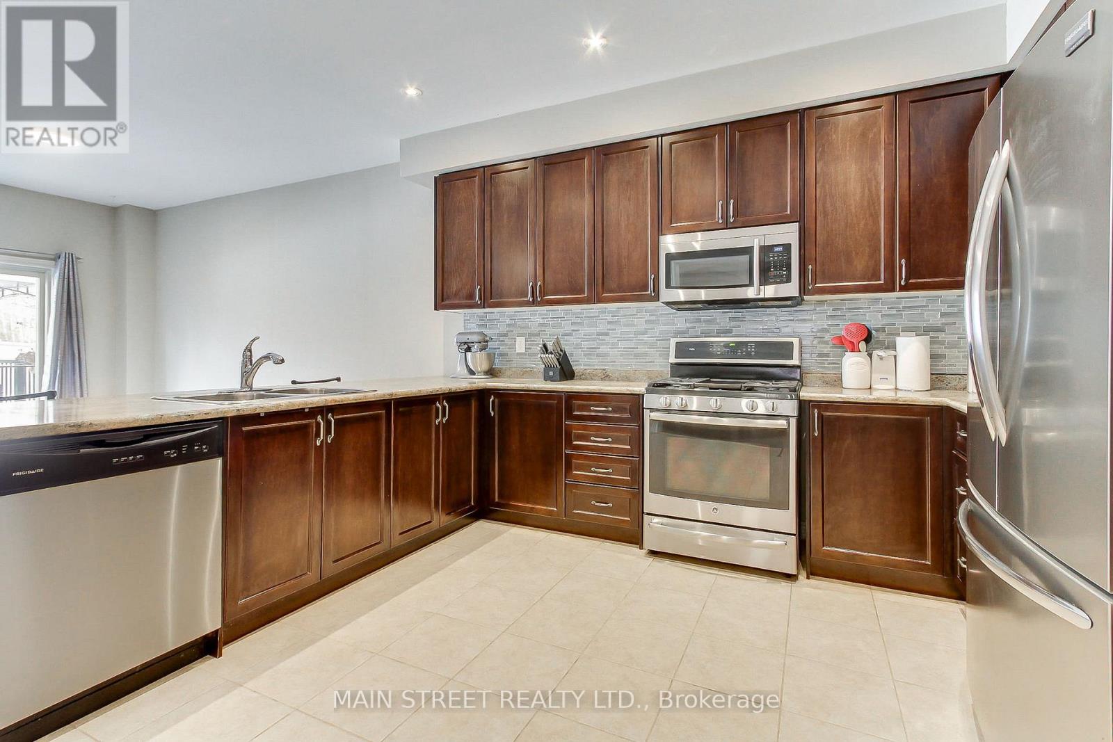 42 Prosser Crescent, Georgina, Ontario  L0E 1R0 - Photo 9 - N13637668