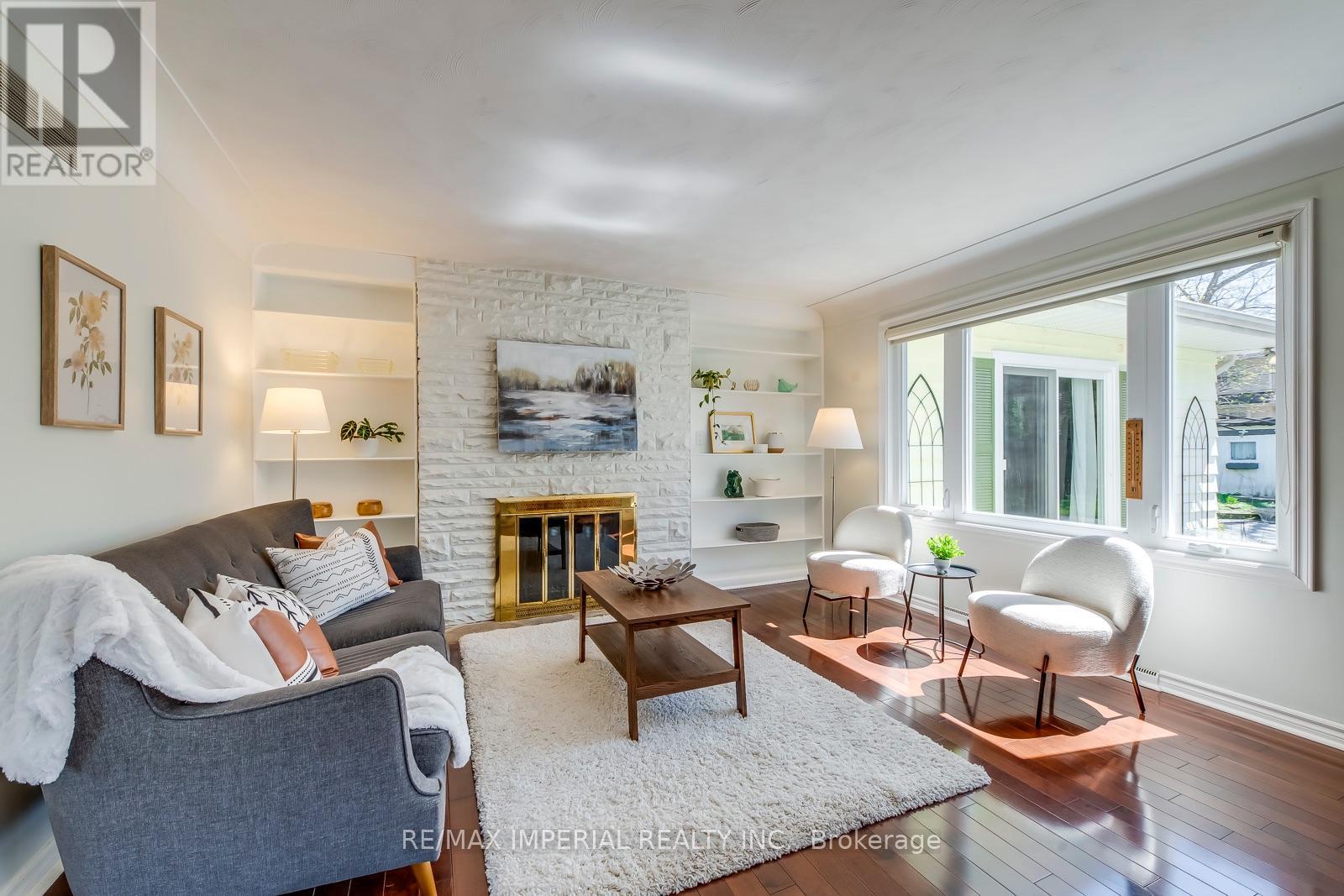 2048 DEVON ROAD, Oakville, Ontario