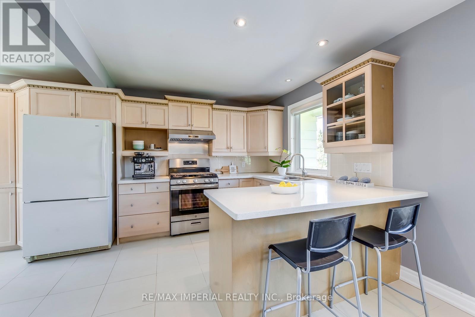 2048 Devon Road, Oakville, Ontario  L6J 2N2 - Photo 10 - W13637682