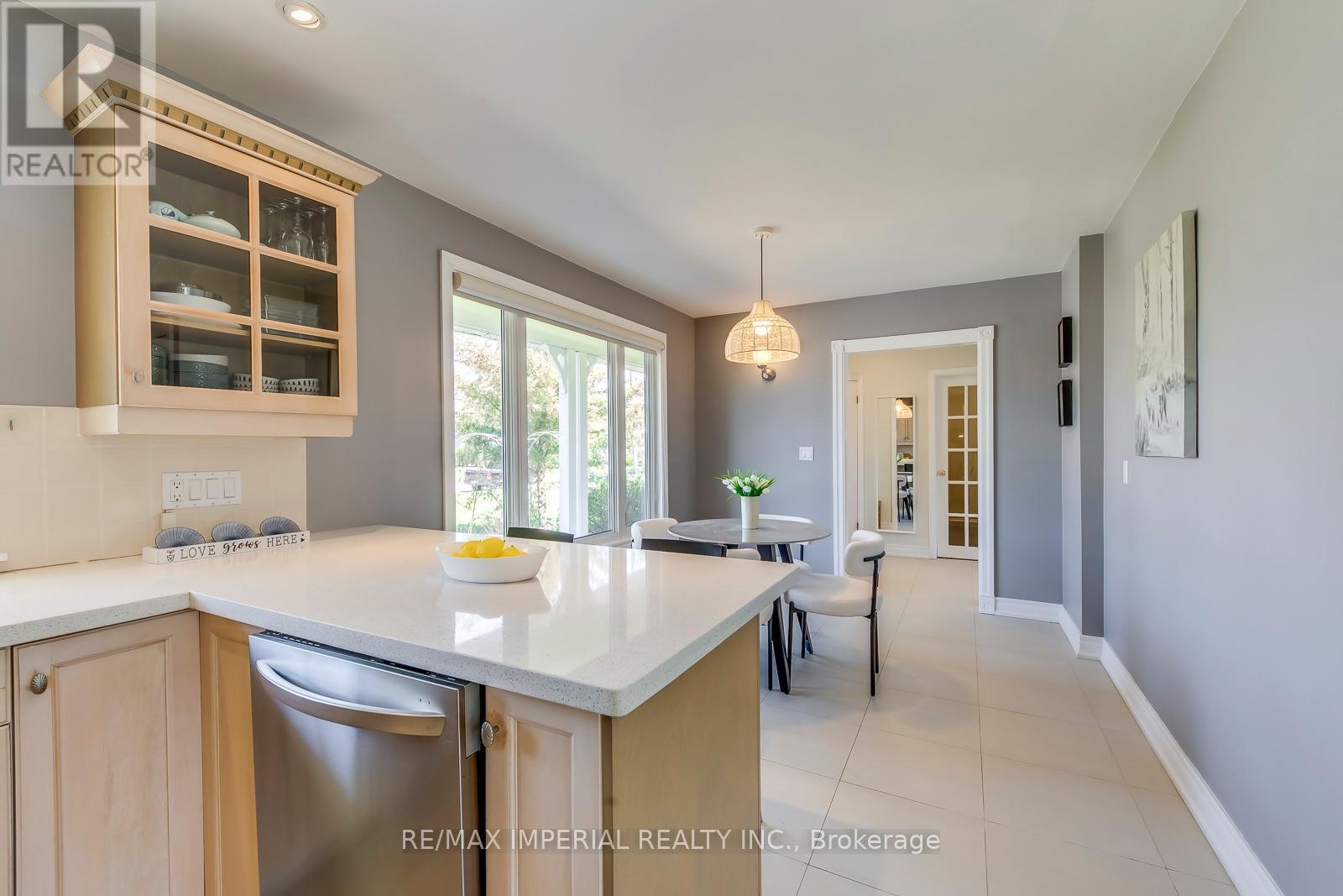 2048 Devon Road, Oakville, Ontario  L6J 2N2 - Photo 13 - W13637682