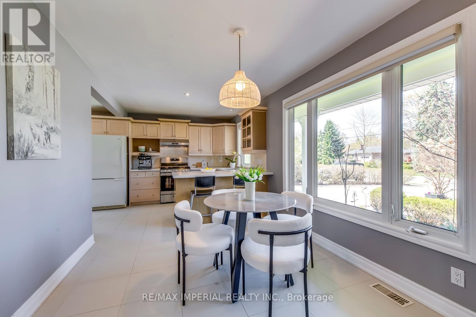 2048 Devon Road, Oakville, Ontario  L6J 2N2 - Photo 14 - W13637682