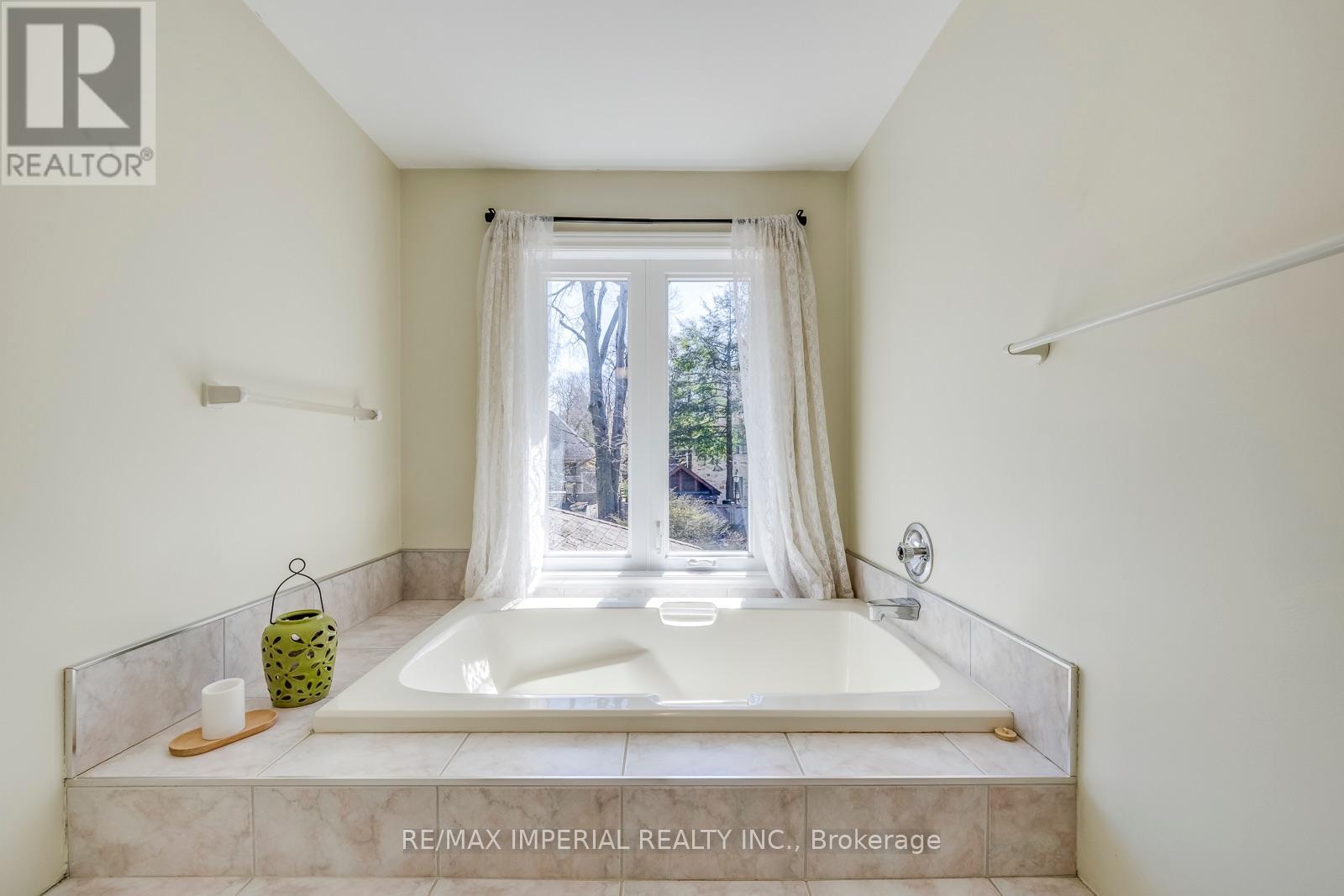 2048 Devon Road, Oakville, Ontario  L6J 2N2 - Photo 32 - W13637682