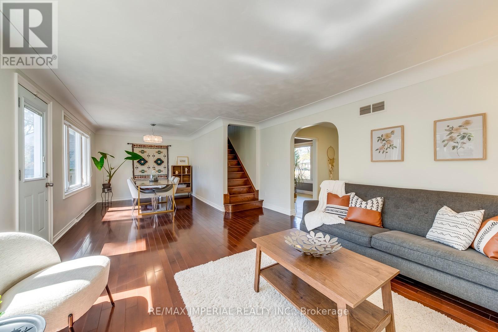 2048 Devon Road, Oakville, Ontario  L6J 2N2 - Photo 8 - W13637682
