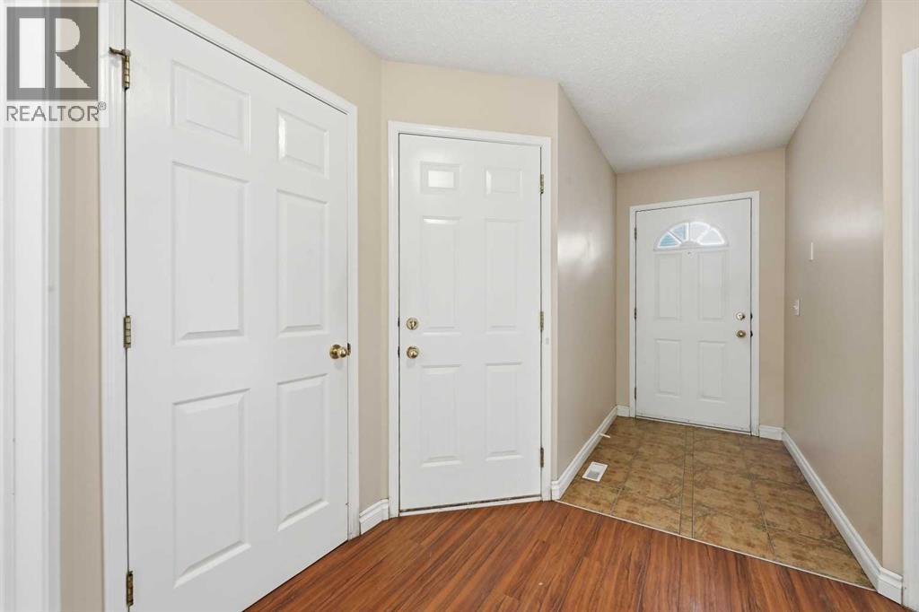 25 Tararidge Circle NE, Calgary, Alberta  T3J 3W4 - Photo 3 - A2313269
