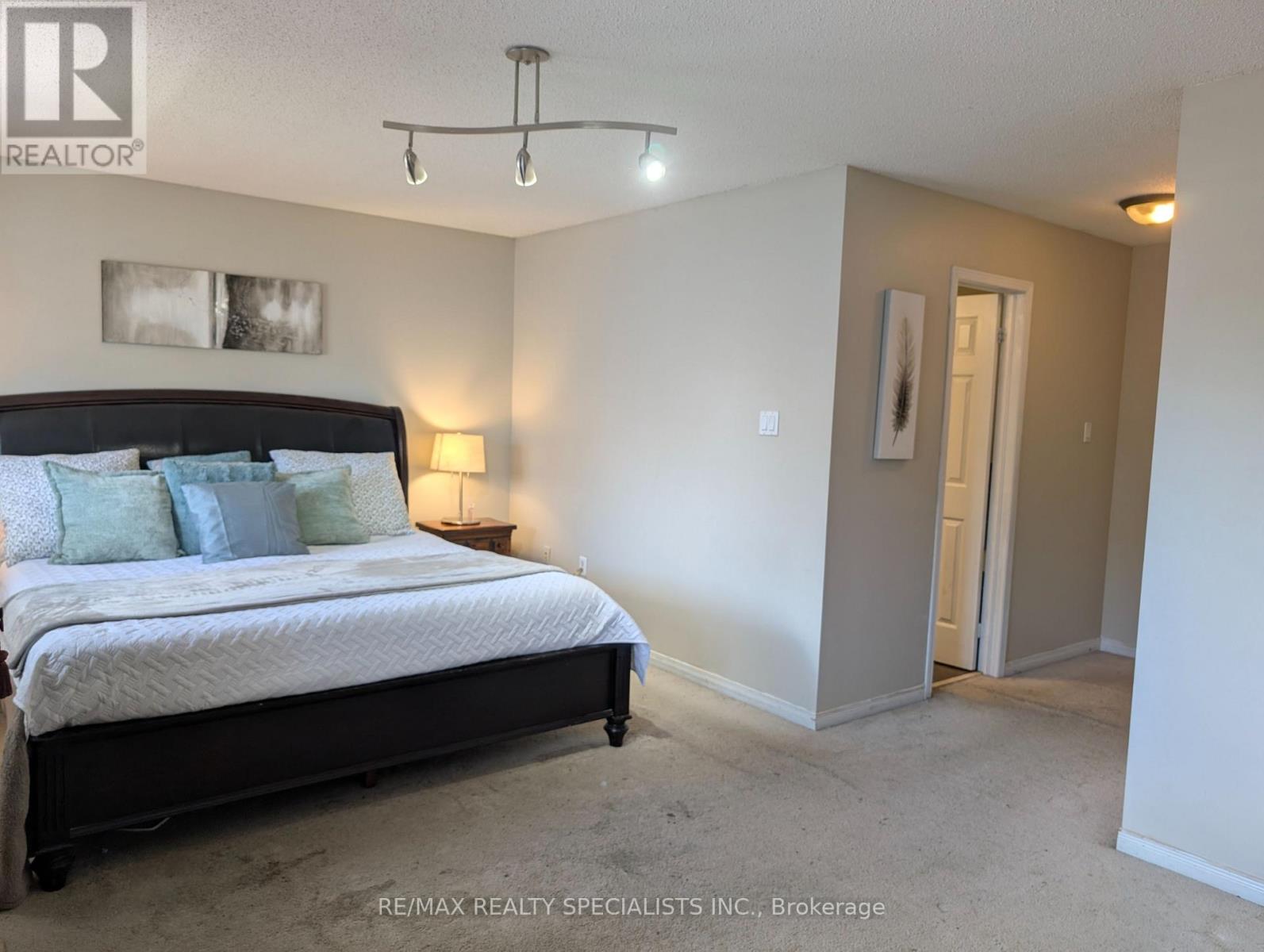20 Thorp Crescent, Ajax, Ontario  L1T 0G9 - Photo 6 - E13637440