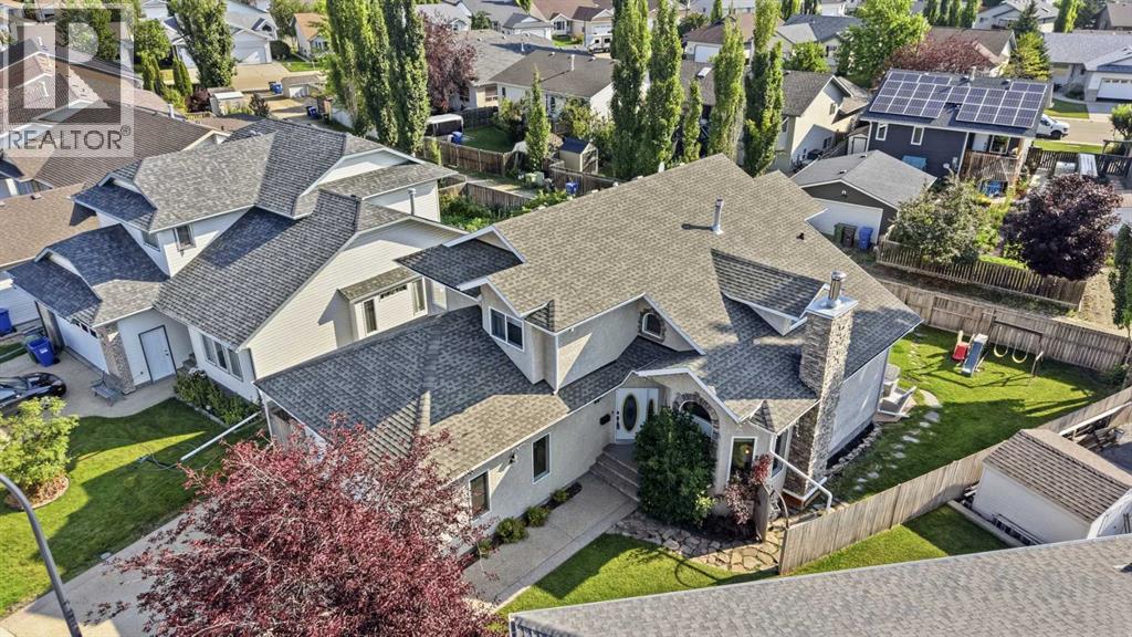 21 Leung Close, Red Deer, Alberta  T4R 2W6 - Photo 3 - A2332413