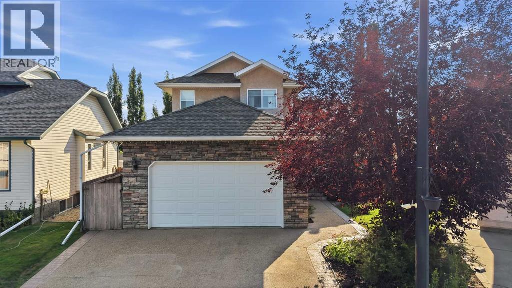 21 Leung Close, Red Deer, Alberta  T4R 2W6 - Photo 2 - A2332413