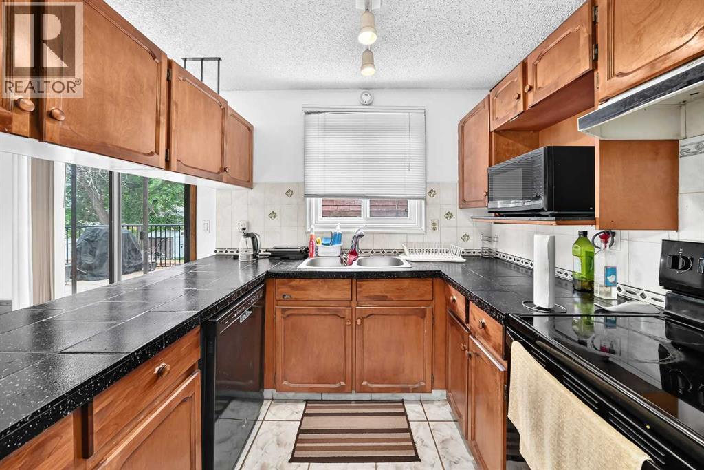 91 Castleridge Crescent NE, Calgary, Alberta  T3J 1N6 - Photo 2 - A2330916