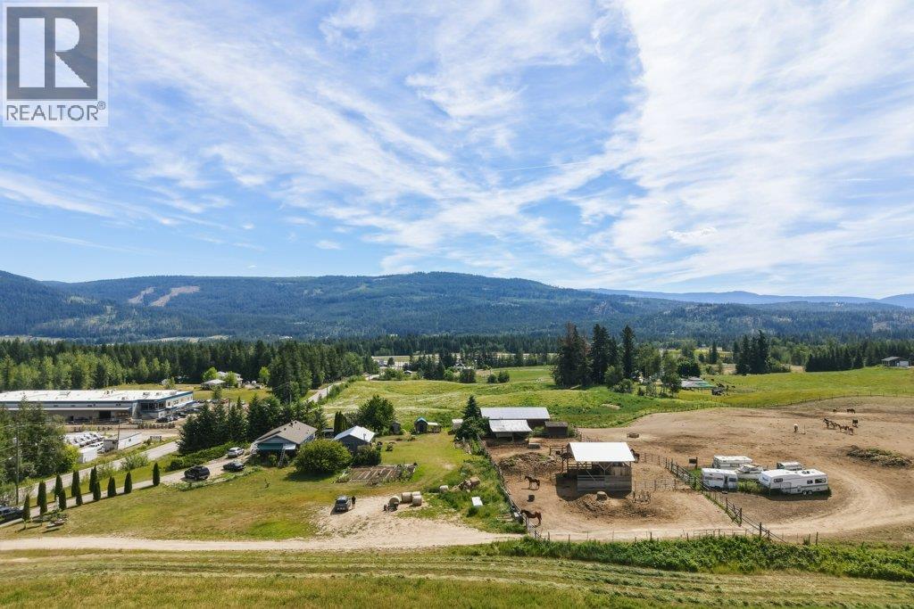 3580 20 Avenue SE Salmon Arm Photo 3 3580 20 Avenue SE Salmon Arm Photo 3