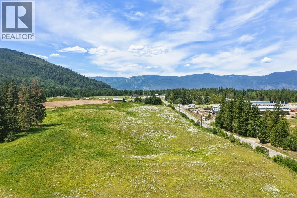 3580 20 Avenue SE Salmon Arm Photo 4 3580 20 Avenue SE Salmon Arm Photo 4