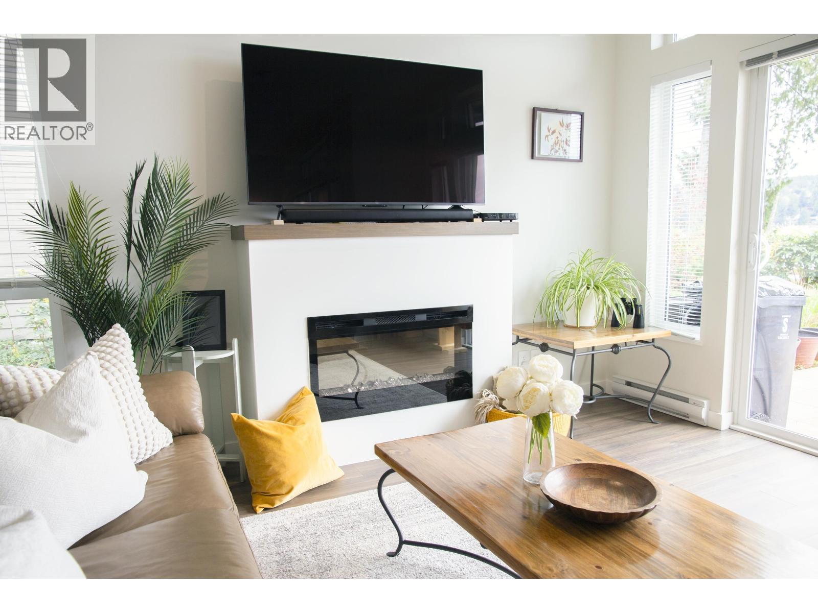 5915 Beachgate Lane, Sechelt, British Columbia V7Z 0A4 - Photo 8 - R3110913