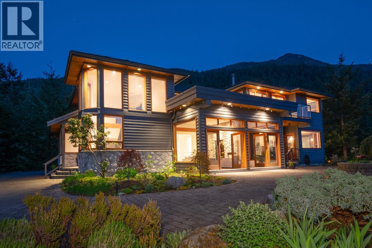 182 FURRY CREEK DRIVE, Furry Creek, British Columbia