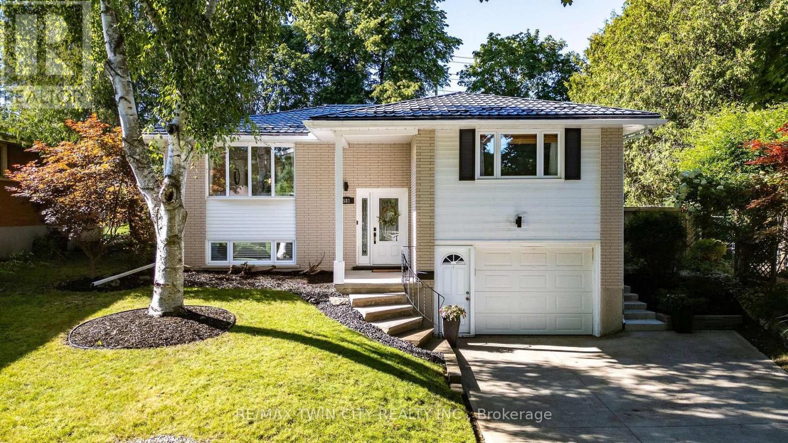 581 Glendene Crescent, Waterloo, Ontario  N2L 4P3 - Photo 2 - X13637714